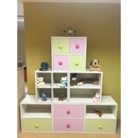 PLAY dětský regálový systém z lamina v kombinaci barev